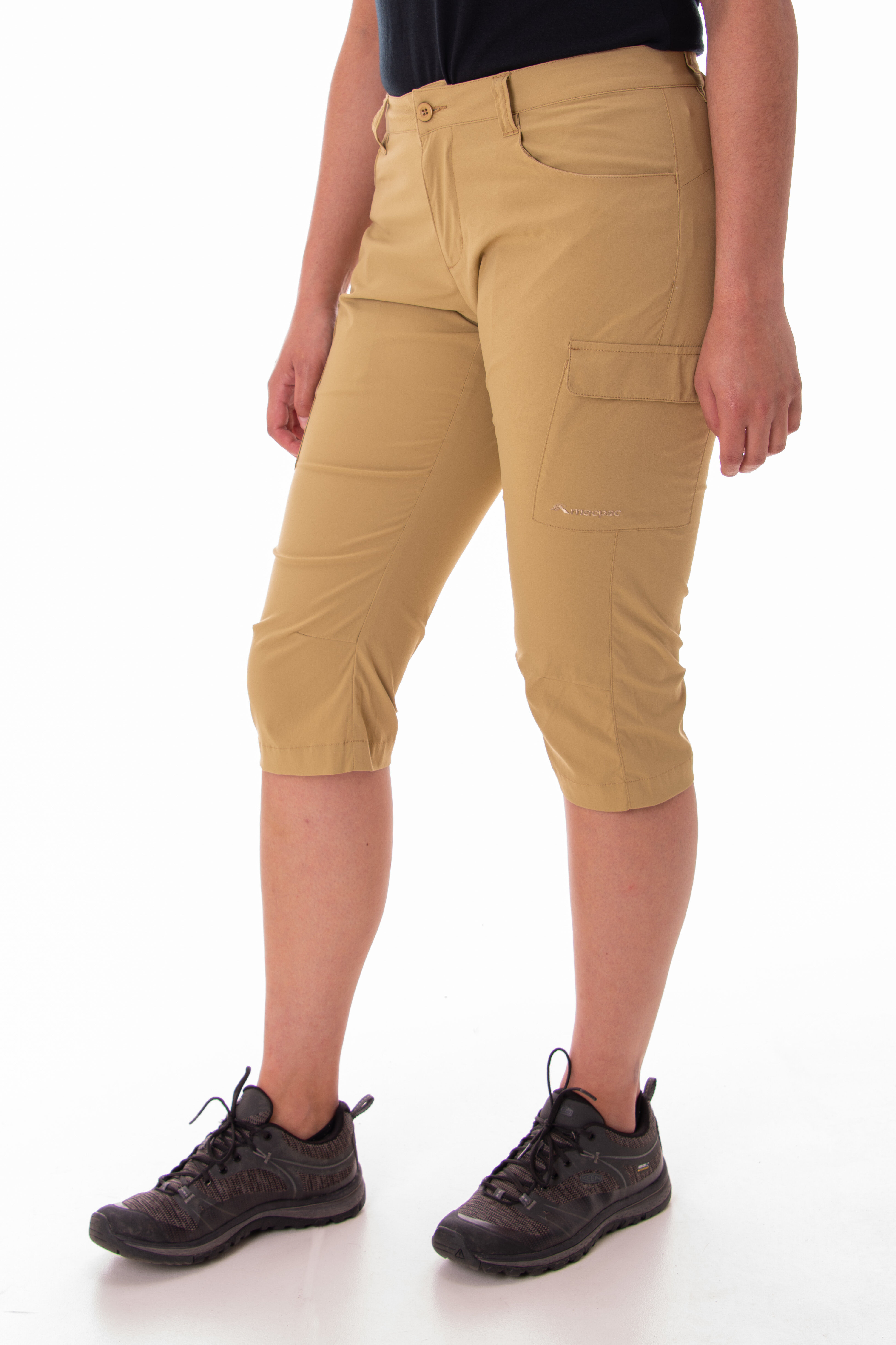 Evans Curves Green 3/4 Trousers | New Look